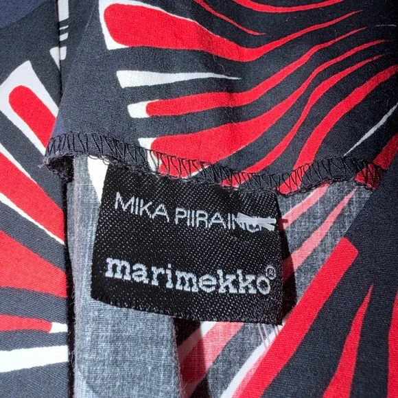 Marimekko x Mika Piraines Navy Dress with Red & White Graphic Floral Print 36/8 - Picture 3 of 6
